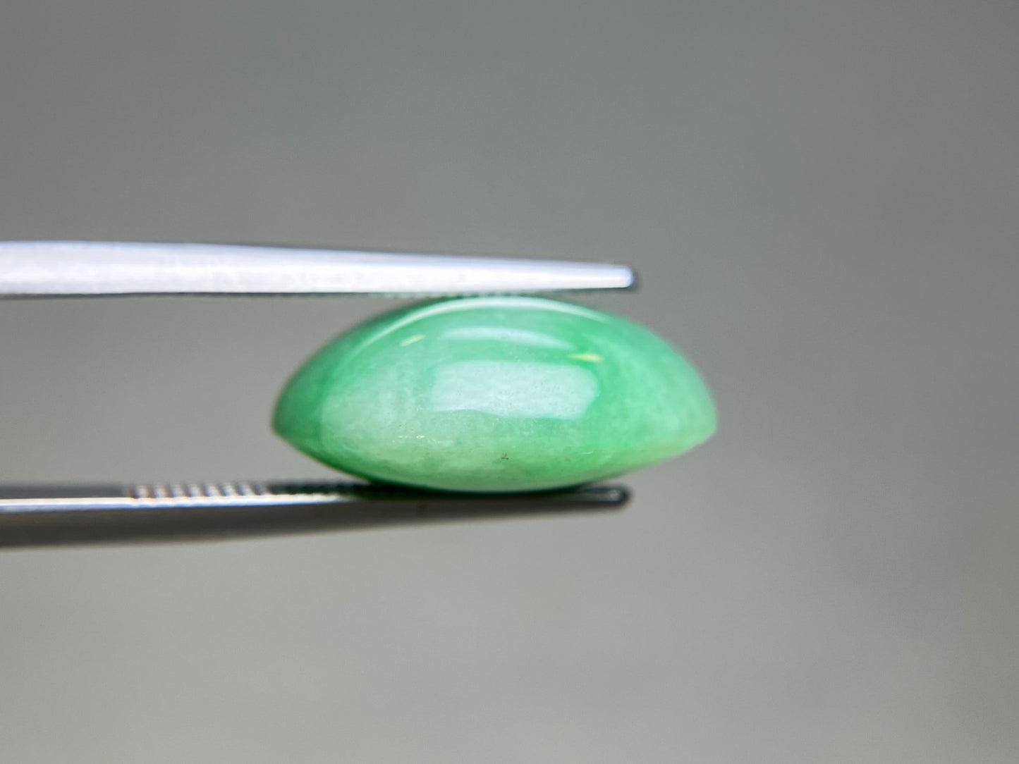ひすい（ヒスイ 翡翠） 天然 13.593ct 宝石ソーティング付き 16.6㎜×12.8㎜×7.1㎜ ルース（ 裸石 ） 7169YY