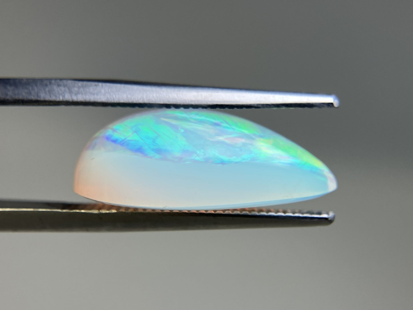 オパール 4.874ct  宝石ソーティング付き  17.7㎜×8.9㎜×6.7㎜  ルース（ 裸石 ） 4308YY