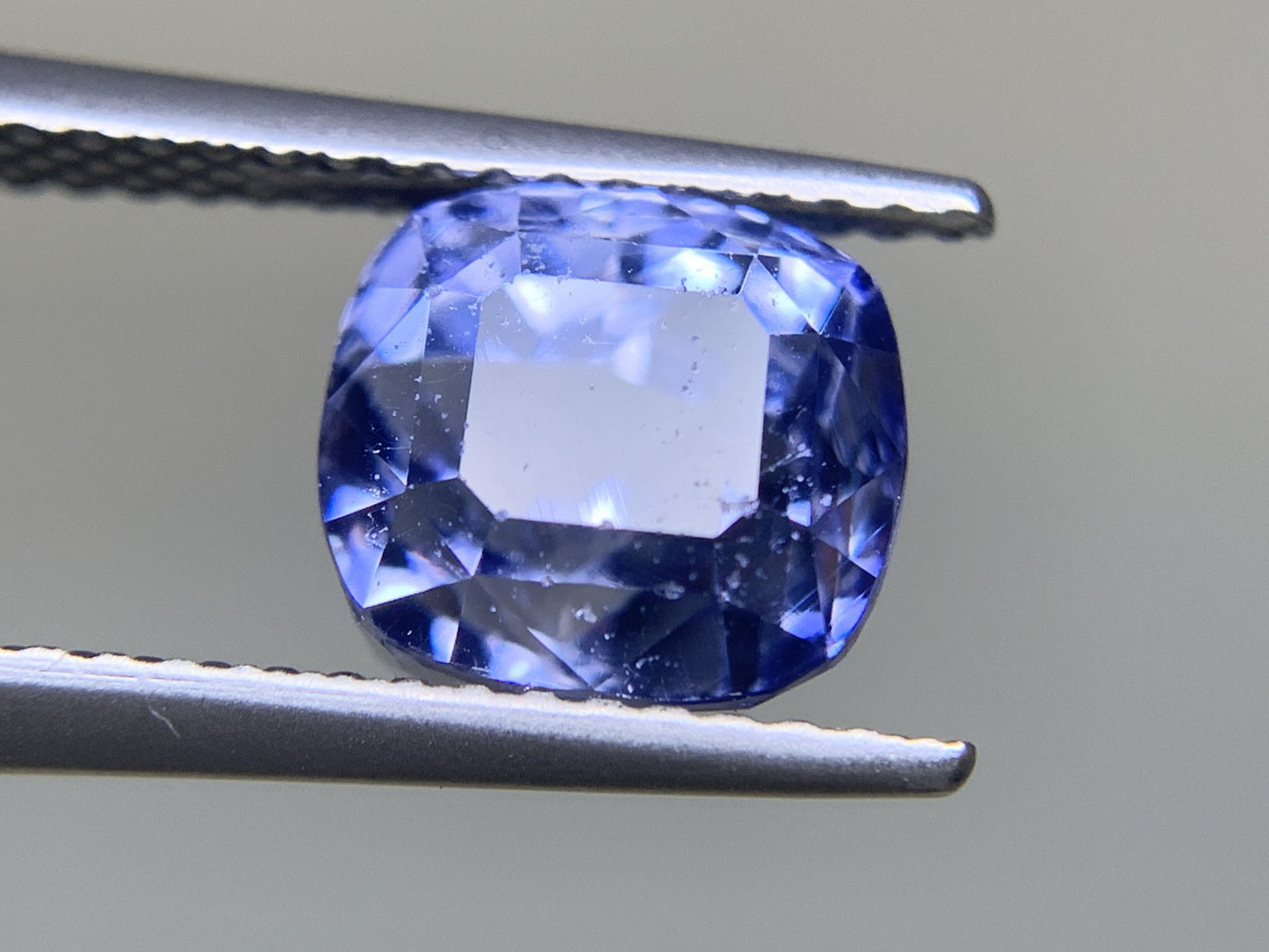 サファイア  4.48ct  GIA宝石鑑別書付き  Sri Lanka  No heat  8.06㎜×7.55㎜×7.40㎜  ルース（ 裸石 ）   1775Y