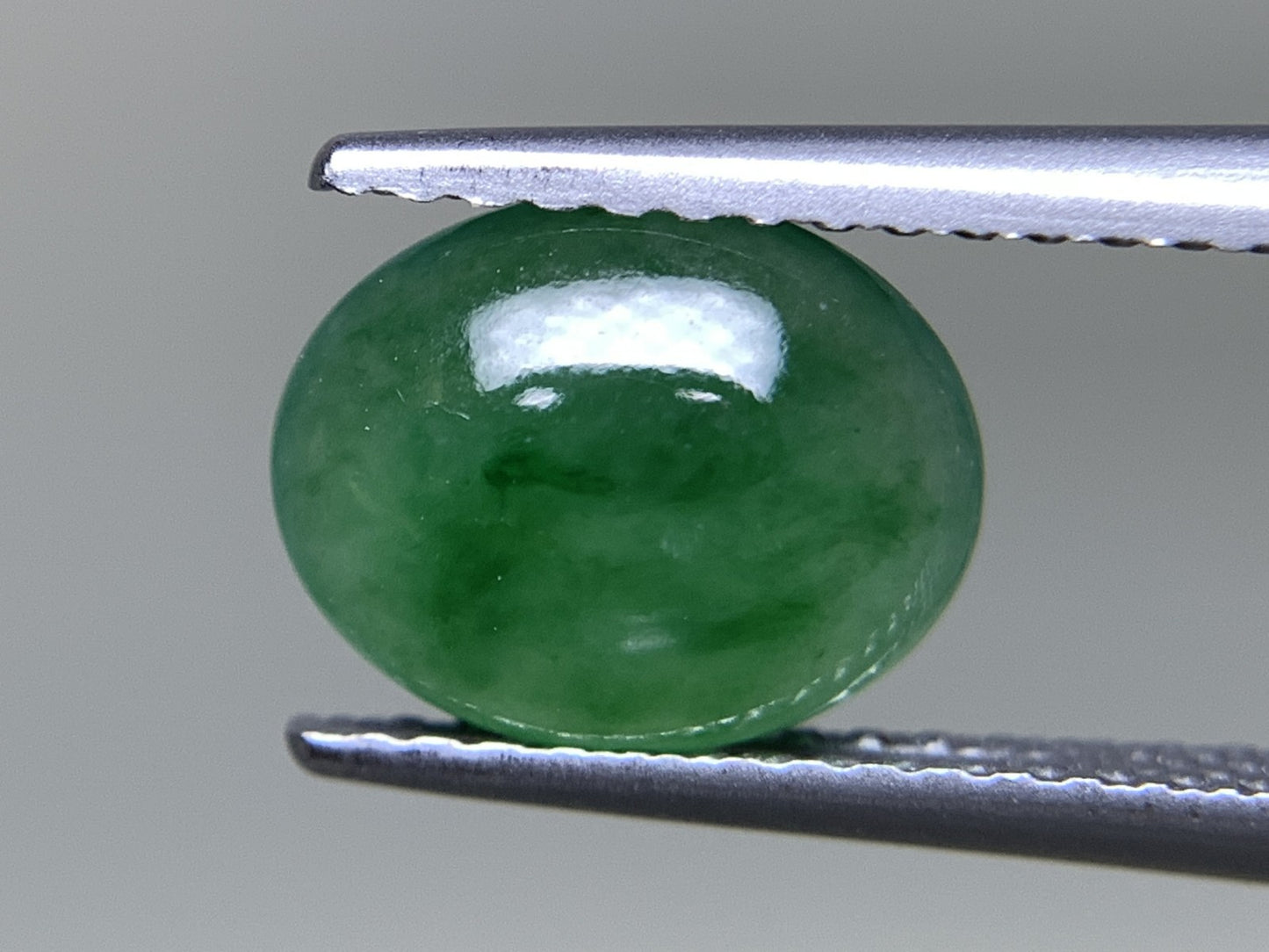 ヒスイ 翡翠  天然  1.637ct  宝石ソーティング付き  9.0㎜×7.1㎜×2.8㎜   ルース（ 裸石 ） 4841Y