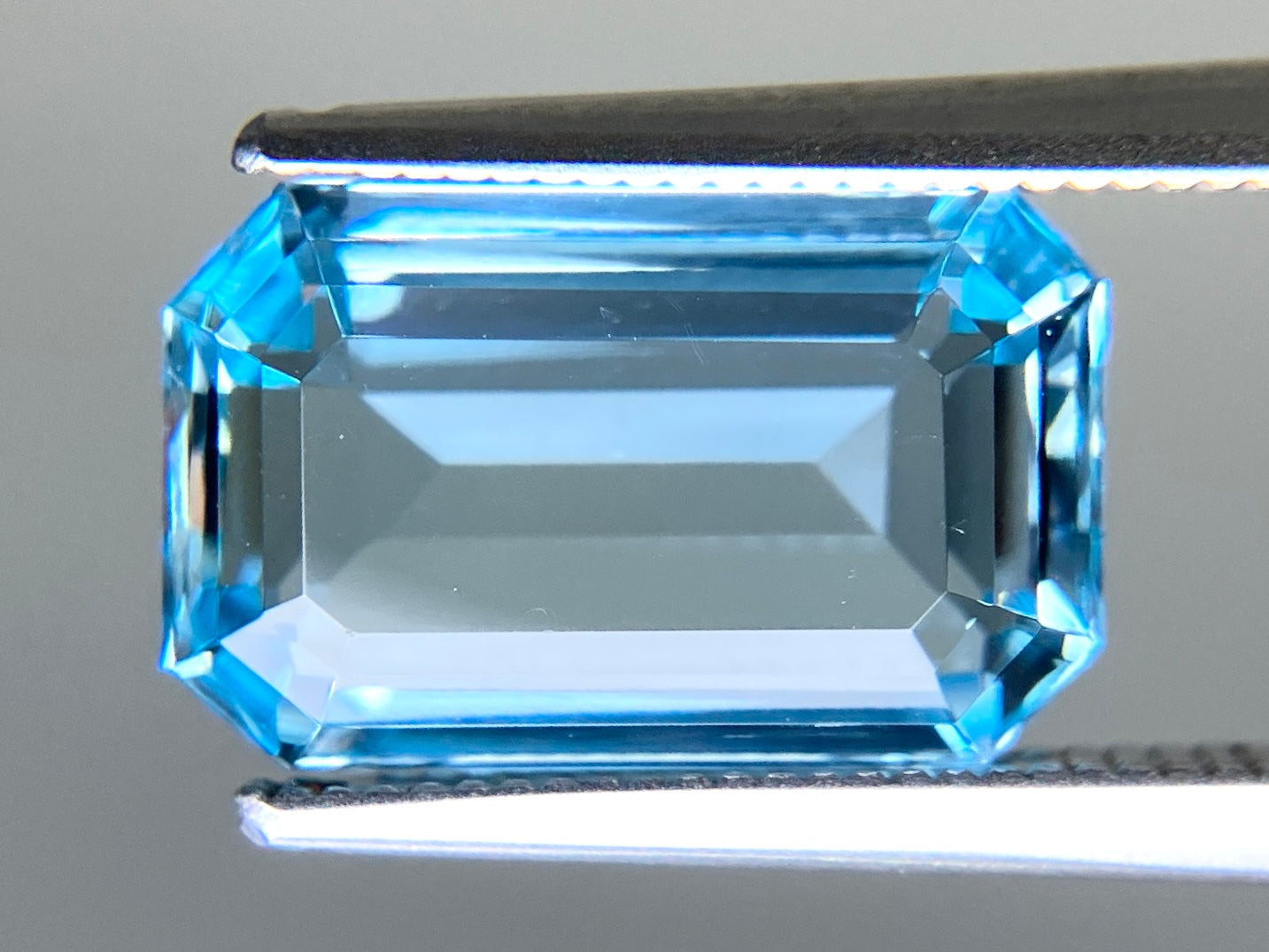 アクアマリン 天然 4.260ct 中央宝石ソーティング付き 13.01㎜×8.18㎜×4.83㎜ ルース（ 裸石 ） 7369YY