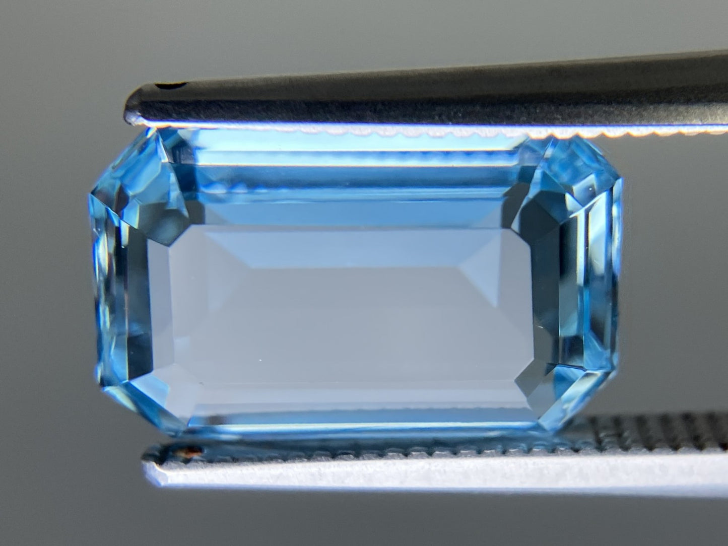 アクアマリン 天然 4.260ct 中央宝石ソーティング付き 13.01㎜×8.18㎜×4.83㎜ ルース（ 裸石 ） 7369YY