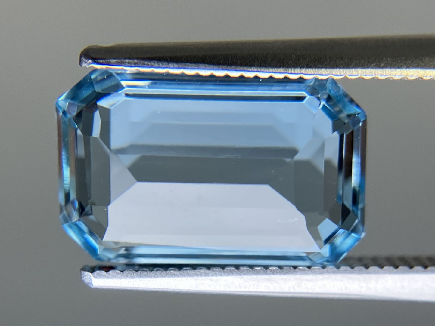アクアマリン 天然 4.260ct 中央宝石ソーティング付き 13.01㎜×8.18㎜×4.83㎜ ルース（ 裸石 ） 7369YY