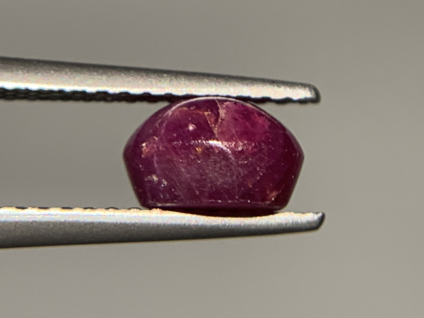 スターサファイア 1.691ct  宝石ソーティング付き  6.7㎜×5.0㎜×4.3㎜  ルース（ 裸石 ） 2714Y