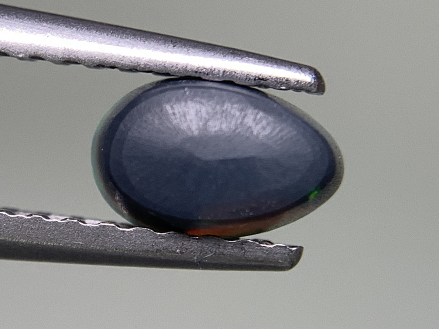 ブラックオパール 0.415ct 宝石ソーティング付き  6.2㎜×4.0㎜×2.6㎜  ルース（ 裸石 ） 2531Y