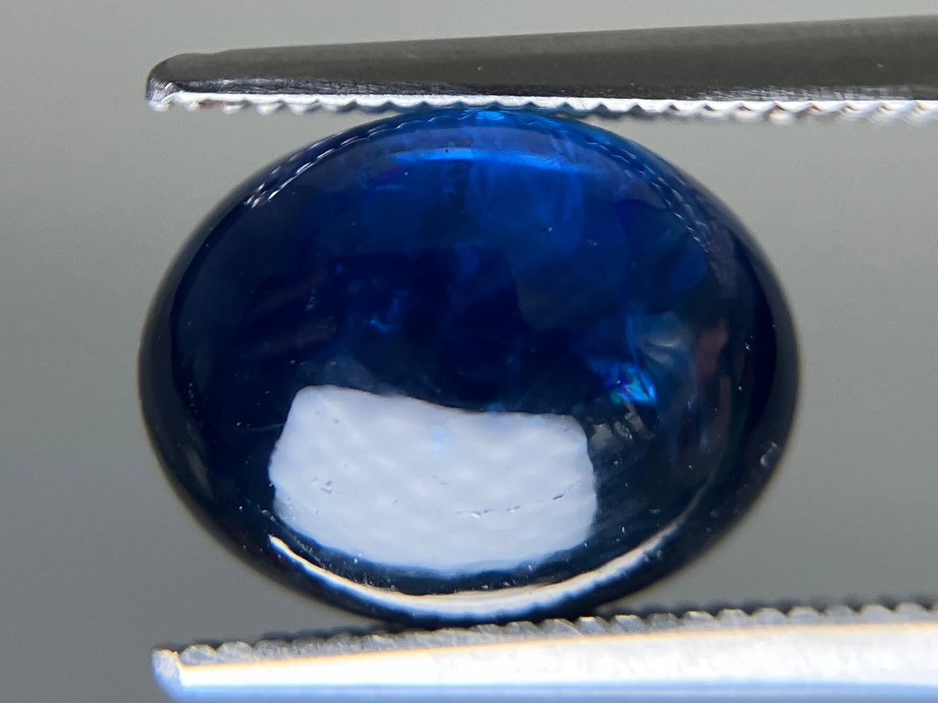 サファイア 天然 8.205ct 宝石ソーティング付き 11.2㎜×8.7㎜×7.1㎜ ルース（ 裸石 ） 7321YY