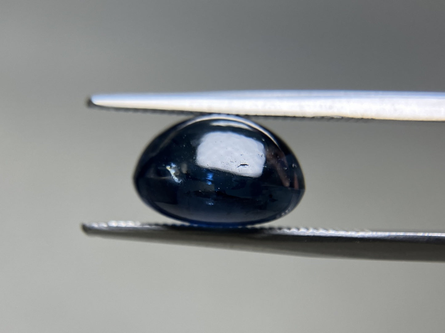 サファイア 天然 8.205ct 宝石ソーティング付き 11.2㎜×8.7㎜×7.1㎜ ルース（ 裸石 ） 7321YY