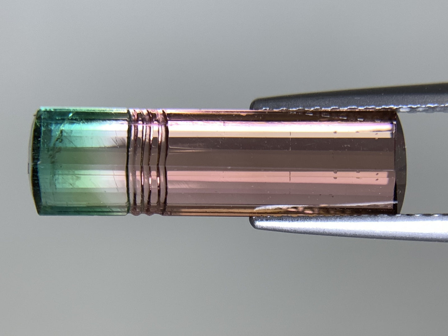 パーティカラードトルマリン 天然 4.120ct 中央宝石ソーティング付き 19.20㎜×5.49㎜×4.23㎜ ルース（ 裸石 ） 6812Y