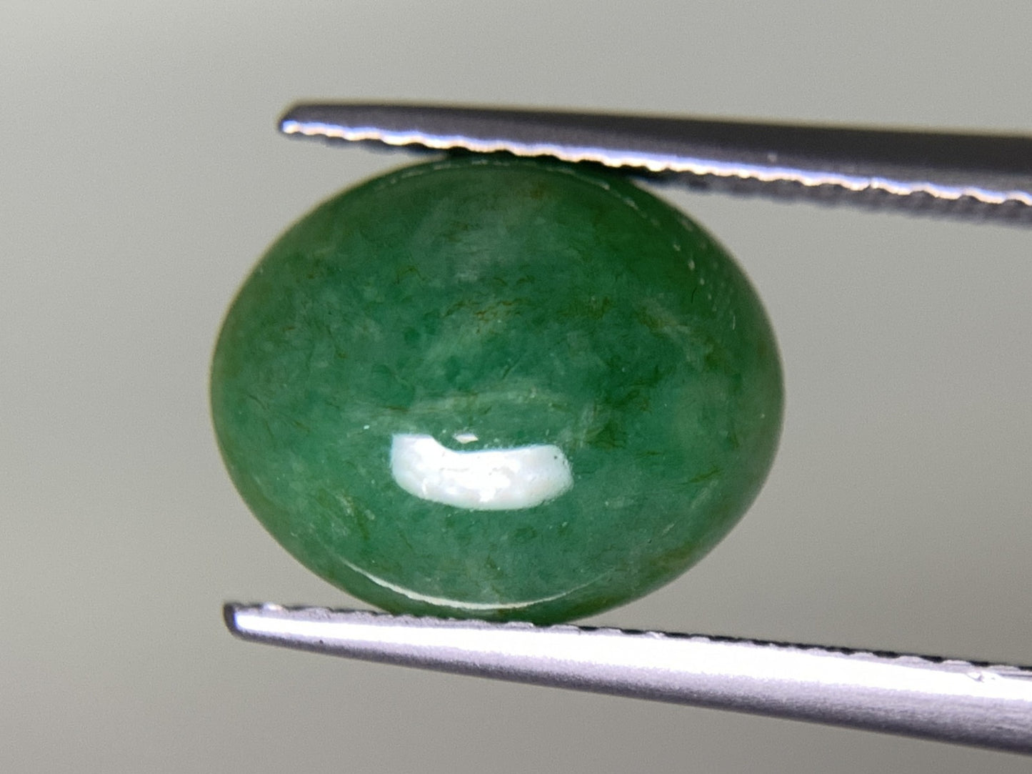 ヒスイ 翡翠　 天然 4.243ct 宝石ソーティング付き 11.1㎜×9.3㎜×4.8㎜ ルース（ 裸石 ） 4973Y
