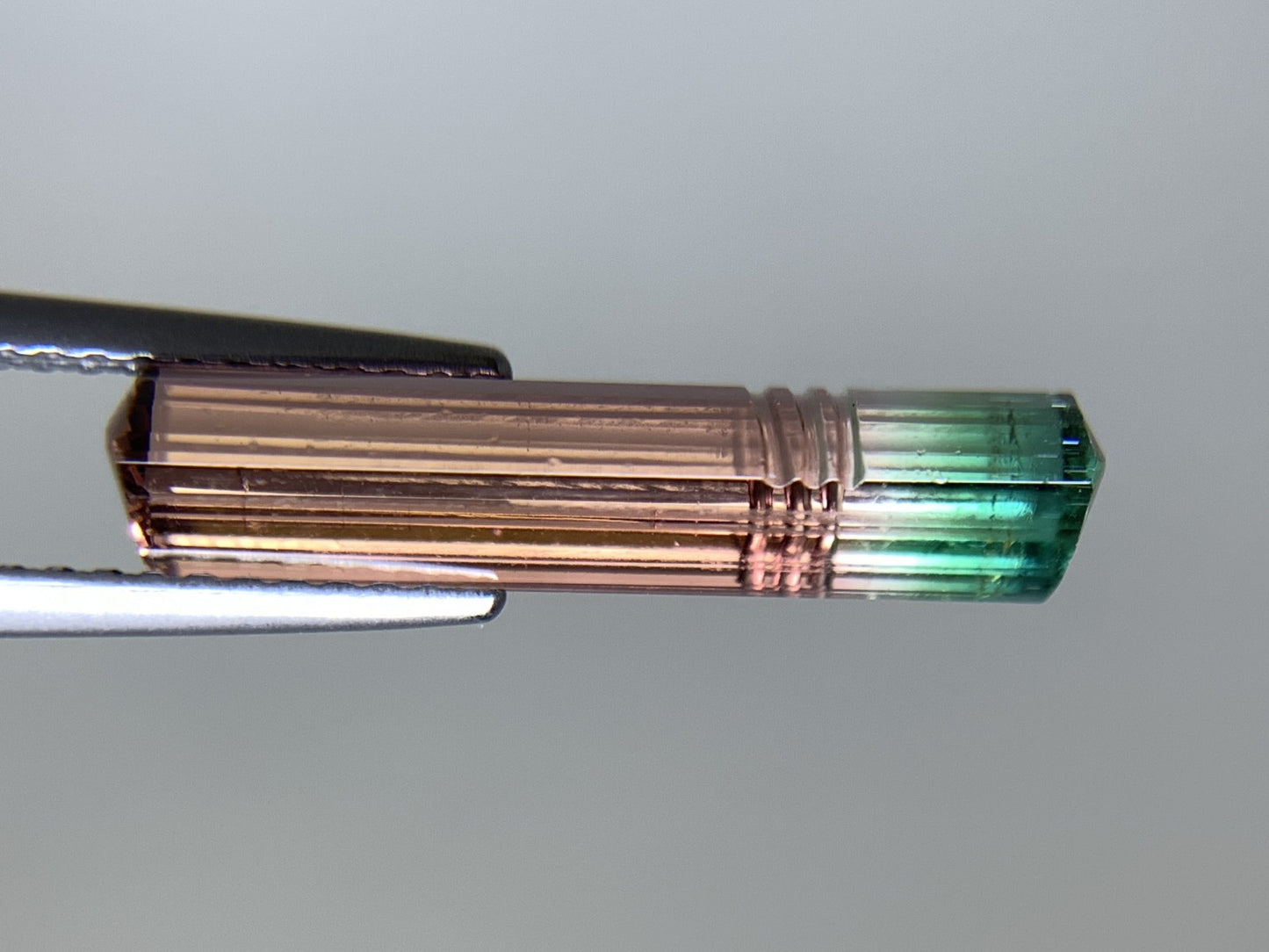 パーティカラードトルマリン 天然 4.120ct 中央宝石ソーティング付き 19.20㎜×5.49㎜×4.23㎜ ルース（ 裸石 ） 6812Y
