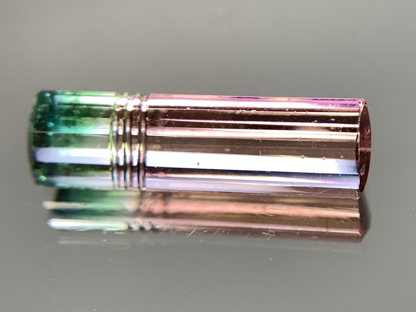 パーティカラードトルマリン 天然 4.120ct 中央宝石ソーティング付き 19.20㎜×5.49㎜×4.23㎜ ルース（ 裸石 ） 6812Y