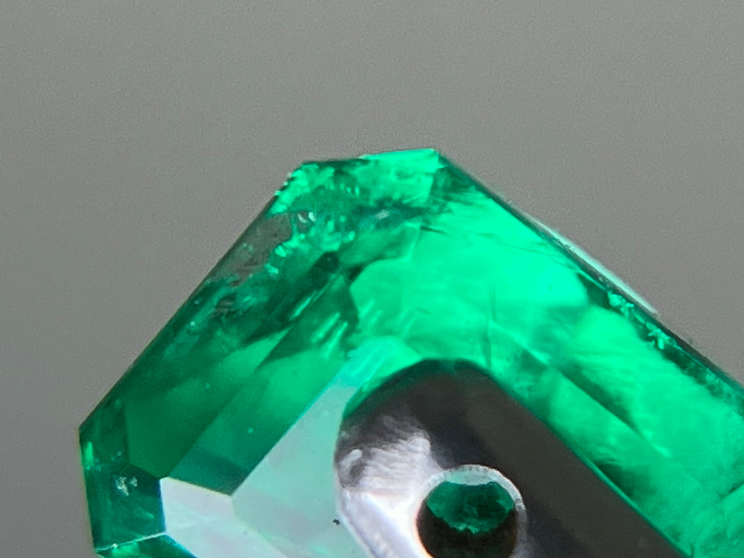 エメラルド 天然 0.601ct 宝石ソーティング付き 5.0㎜×4.2㎜×3.6㎜ ルース（ 裸石 ） 7388YY