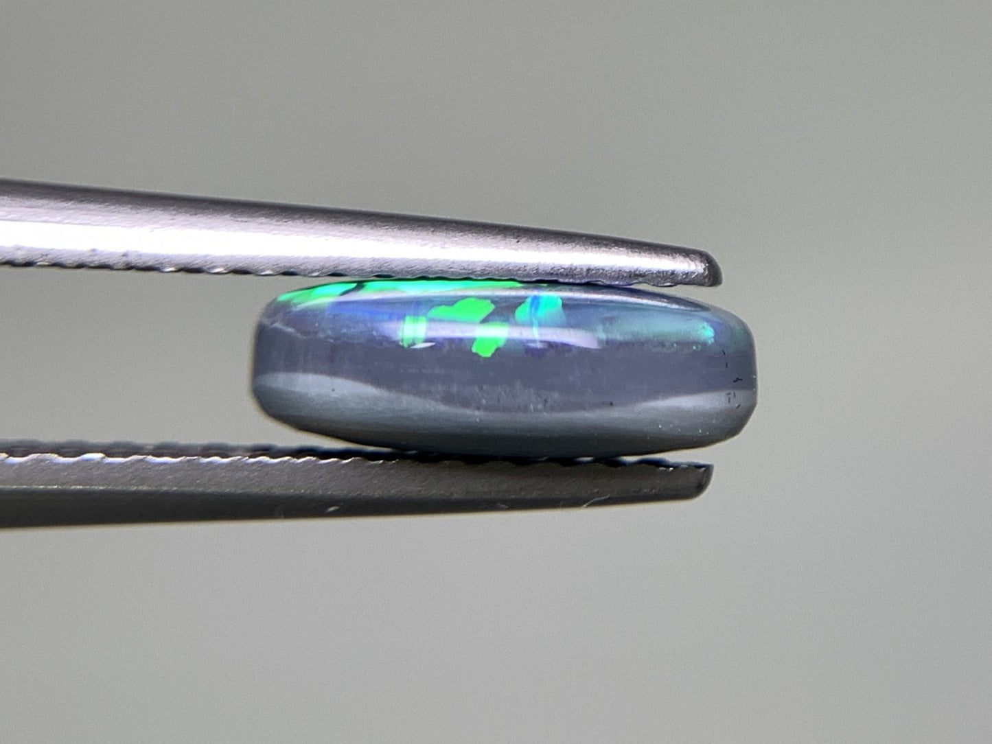 ブラックオパール 1.222ct 宝石ソーティング付き  9.2㎜×6.0㎜×3.2㎜  ルース（ 裸石 ） 2532Y