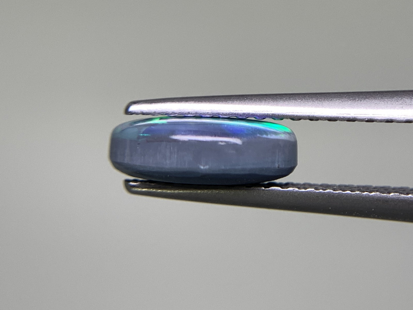 ブラックオパール 1.222ct 宝石ソーティング付き  9.2㎜×6.0㎜×3.2㎜  ルース（ 裸石 ） 2532Y