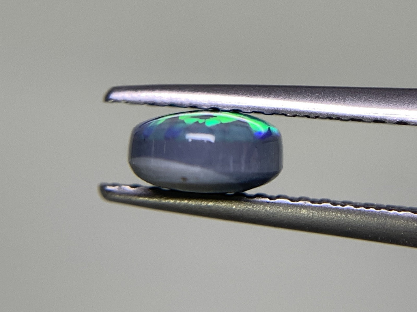 ブラックオパール 1.222ct 宝石ソーティング付き  9.2㎜×6.0㎜×3.2㎜  ルース（ 裸石 ） 2532Y