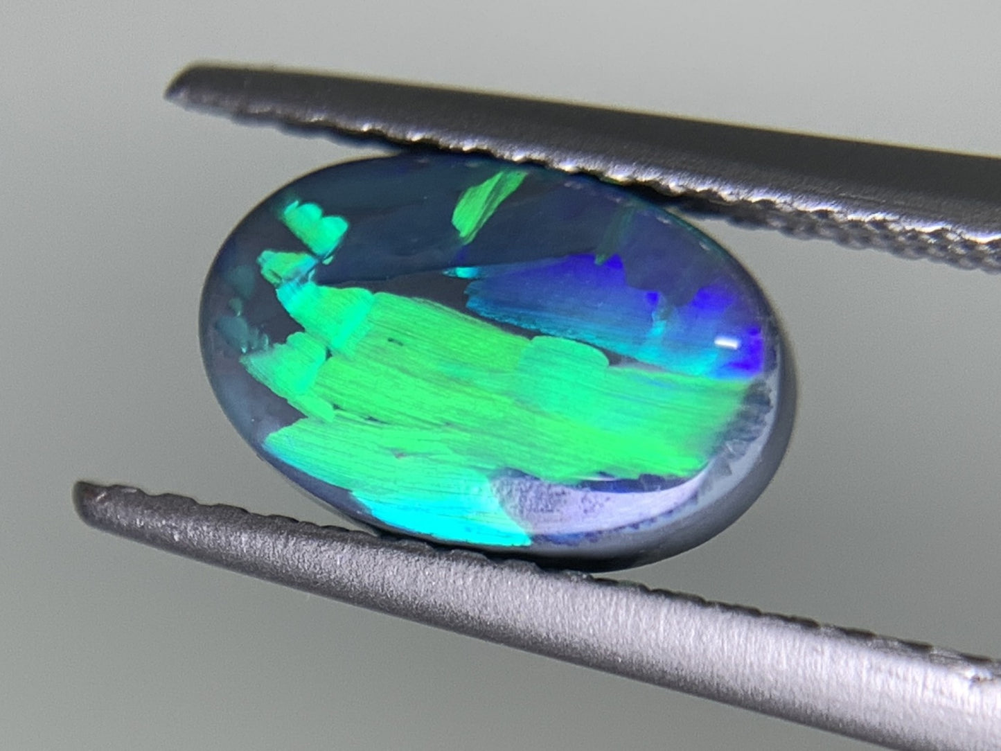 ブラックオパール 1.222ct 宝石ソーティング付き  9.2㎜×6.0㎜×3.2㎜  ルース（ 裸石 ） 2532Y