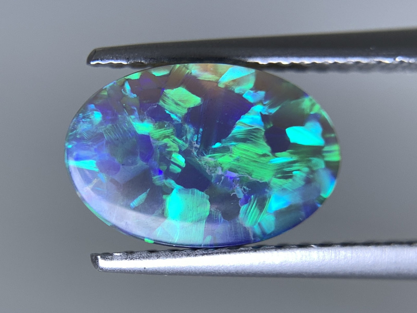 ブラックオパール 天然 1.461ct 中央宝石ソーティング付き 10.3㎜×6.9㎜×2.9㎜ ルース（ 裸石 ） 6837Y
