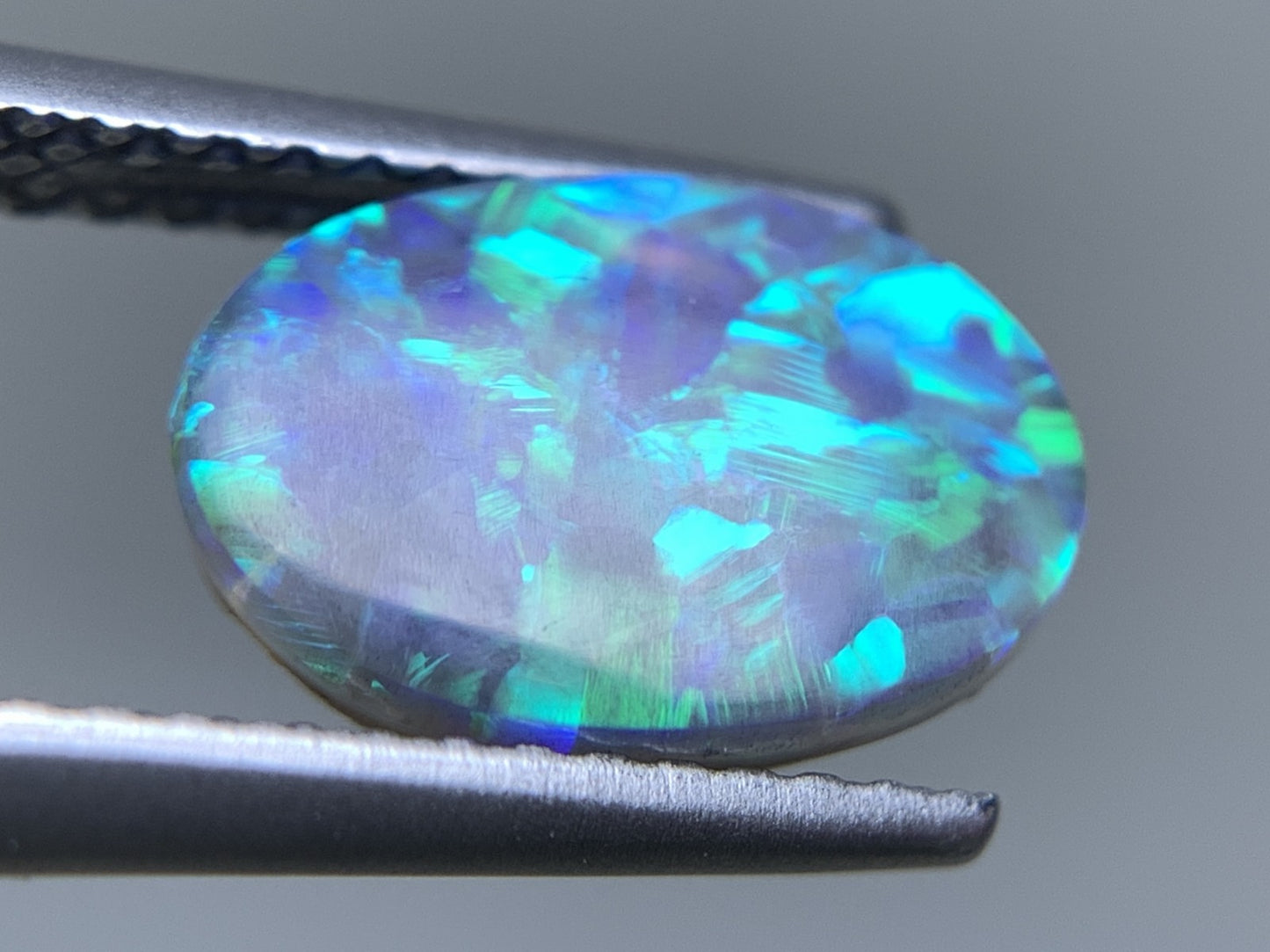 ブラックオパール 天然 1.461ct 中央宝石ソーティング付き 10.3㎜×6.9㎜×2.9㎜ ルース（ 裸石 ） 6837Y
