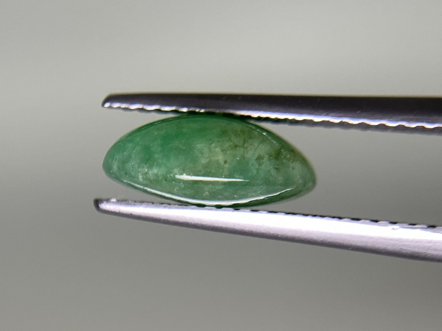 ヒスイ 翡翠 天然 2.919ct 宝石ソーティング付き 10.2㎜×7.6㎜×4.4㎜ ルース（ 裸石 ） 4824Y