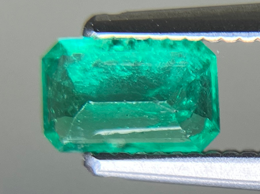 エメラルド 天然 0.466ct 宝石ソーティング付き 5.9㎜×3.8㎜×2.5㎜ ルース（ 裸石 ） 7400YY