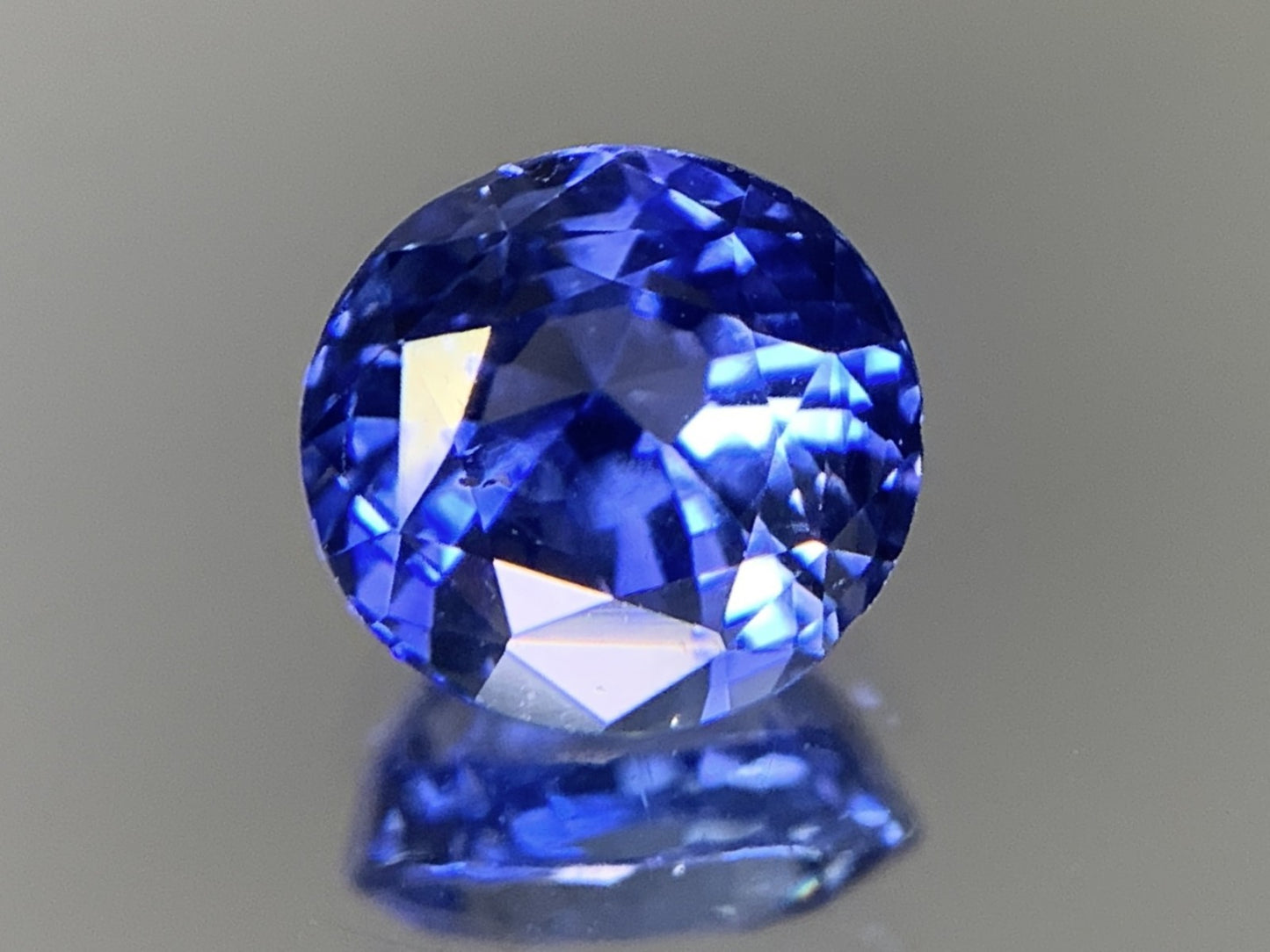 サファイア  1.55ct  GIA宝石鑑別書付き  Madagascar  No heat  6.56㎜×6.26㎜×4.55㎜  ルース（ 裸石 ）   1704Y