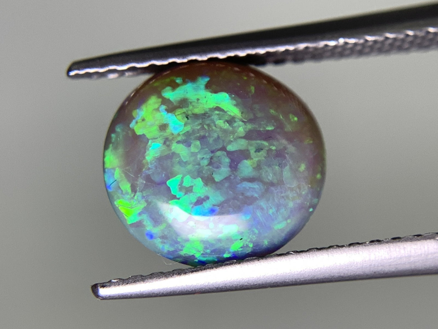 ブラックオパール 1.911ct 宝石ソーティング付き  8.9㎜×9.4㎜×3.7㎜  ルース（ 裸石 ） 2470Y
