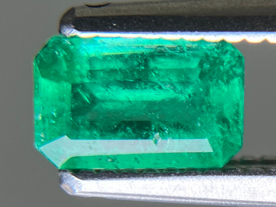 エメラルド 天然 0.466ct 宝石ソーティング付き 5.9㎜×3.8㎜×2.5㎜ ルース（ 裸石 ） 7400YY