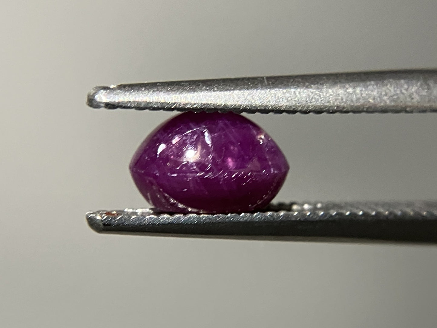 スターサファイア 1.671ct  宝石ソーティング付き  6.8㎜×4.8㎜×4.2㎜  ルース（ 裸石 ） 2739YY