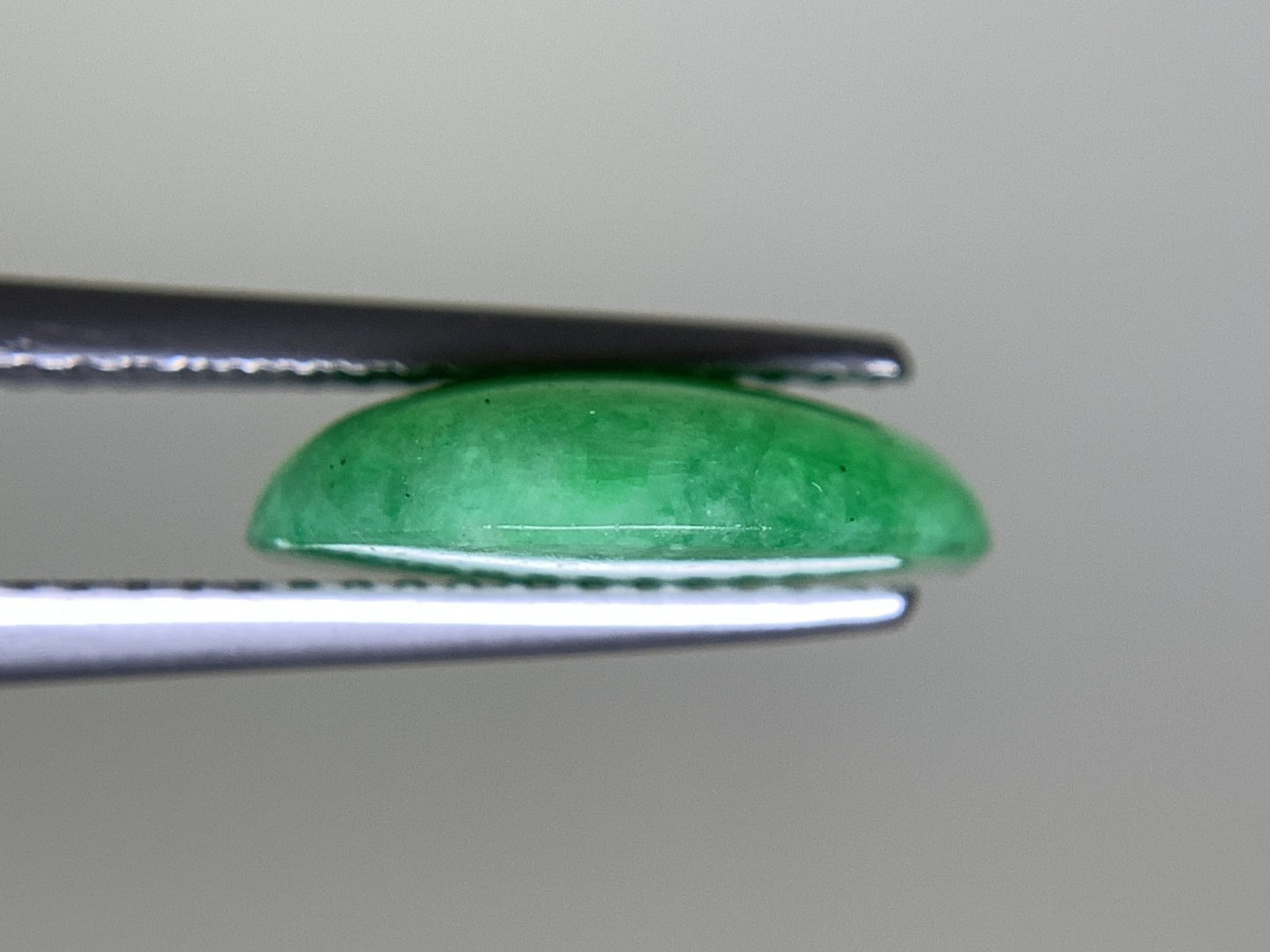 ヒスイ 翡翠  天然  3.751ct  宝石ソーティング付き  12.1㎜×10.0㎜×3.4㎜   ルース（ 裸石 ） 4823Y