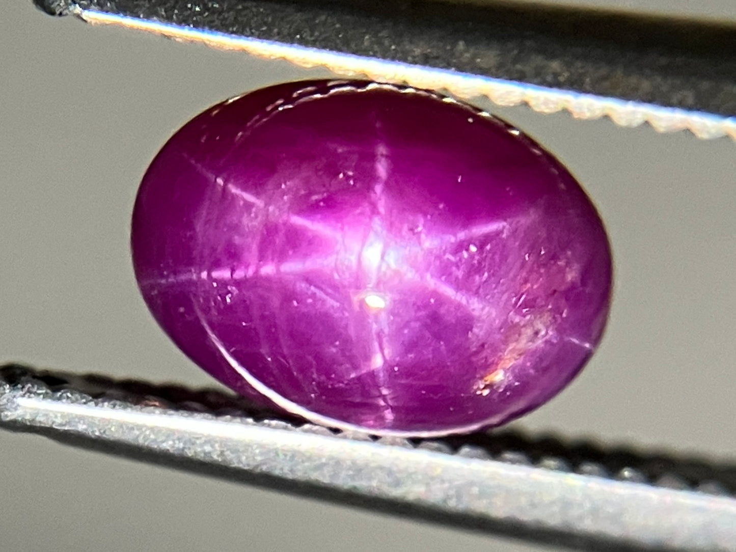 スターサファイア 1.671ct  宝石ソーティング付き  6.8㎜×4.8㎜×4.2㎜  ルース（ 裸石 ） 2739YY