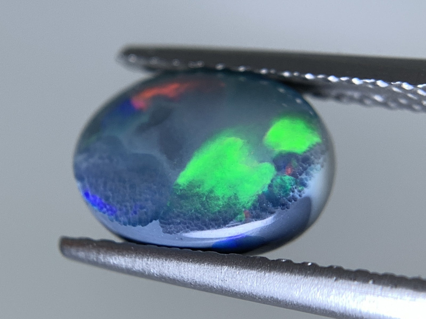 ブラックオパール 天然 1.542ct 中央宝石ソーティング付き 9.1㎜×6.8㎜×3.6㎜ ルース（ 裸石 ） 6836Y
