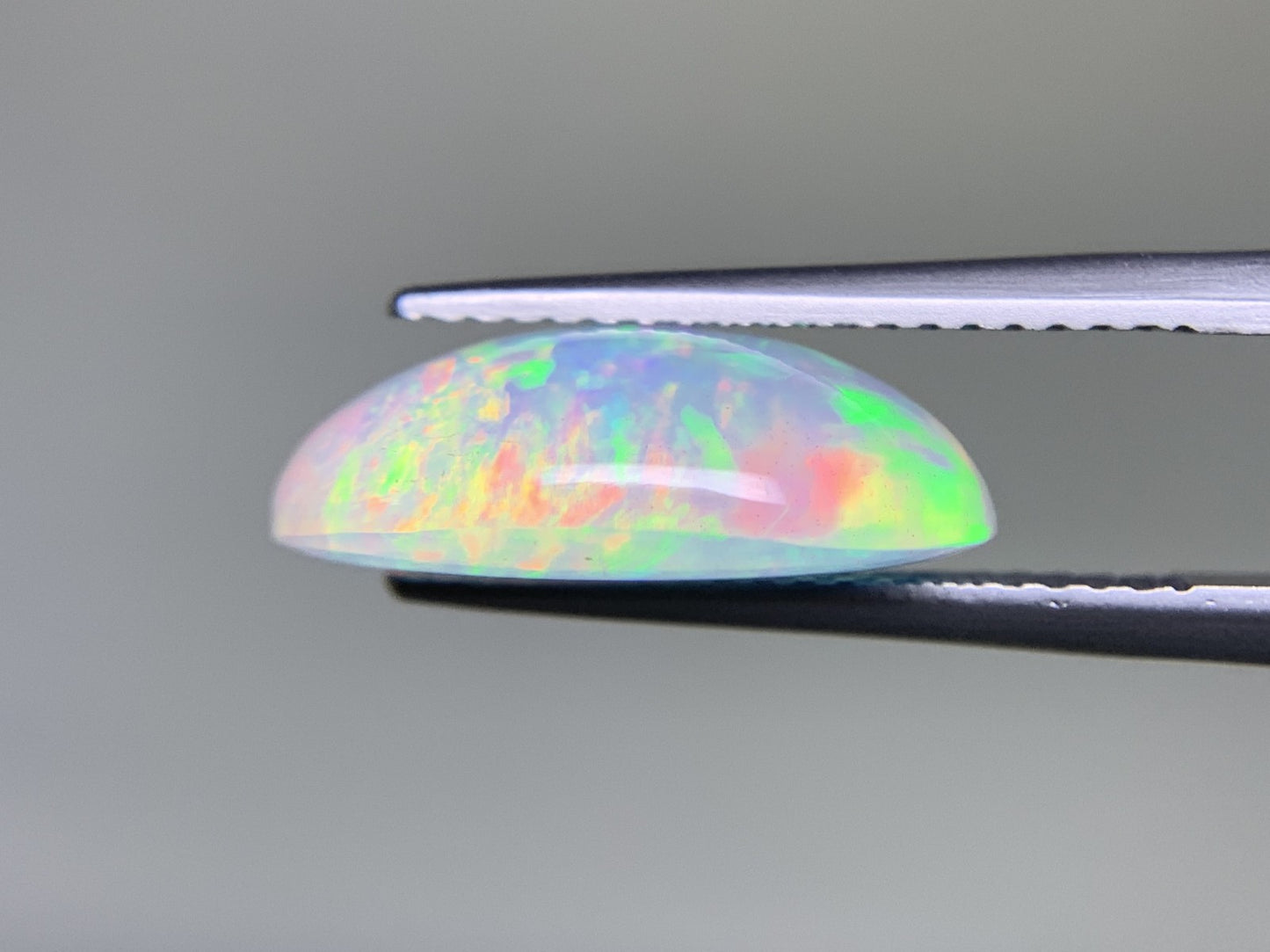 オパール 4.250ct 宝石ソーティング付き  15.7㎜×11.0㎜×5.4㎜  ルース（ 裸石 ） 3886Y