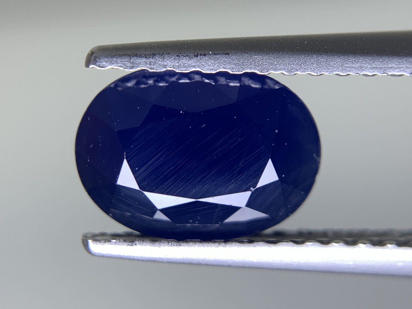 サファイア 天然  1.561ct  中央宝石ソーティング付き  8.11㎜×5.99㎜×3.71㎜  ルース（ 裸石 ） 5764Y