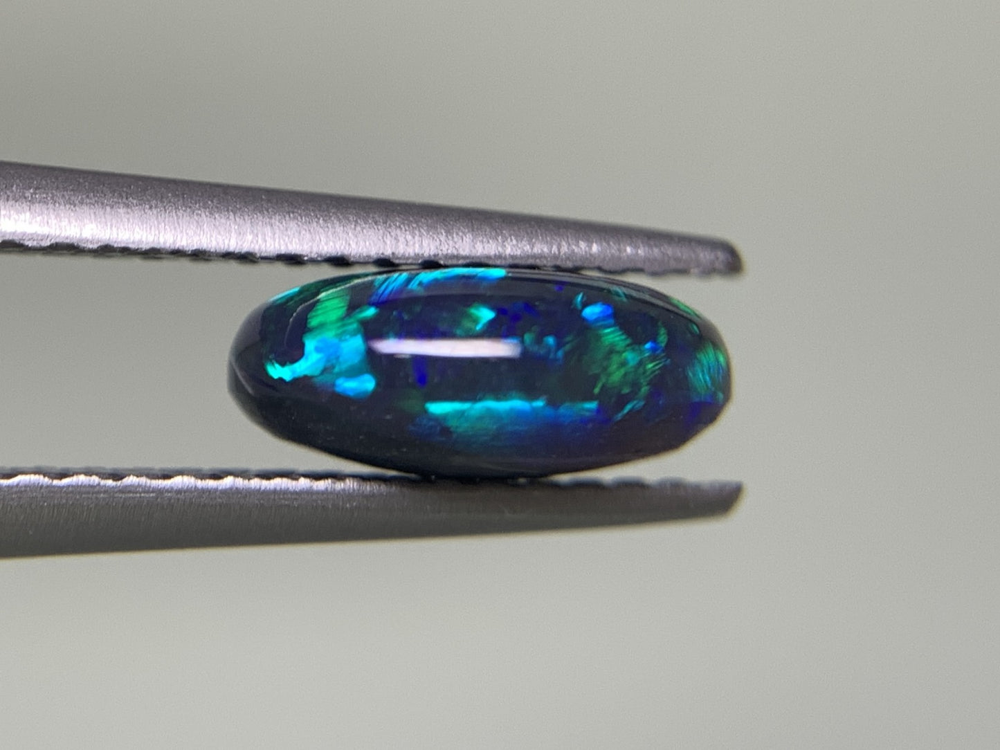 ブラックオパール 1.515ct 宝石ソーティング付き  9.0㎜×7.0㎜×3.7㎜  ルース（ 裸石 ） 2476Y