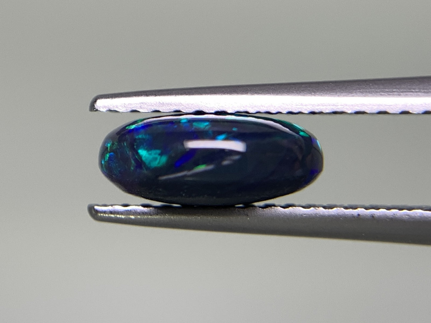 ブラックオパール 1.515ct 宝石ソーティング付き  9.0㎜×7.0㎜×3.7㎜  ルース（ 裸石 ） 2476Y