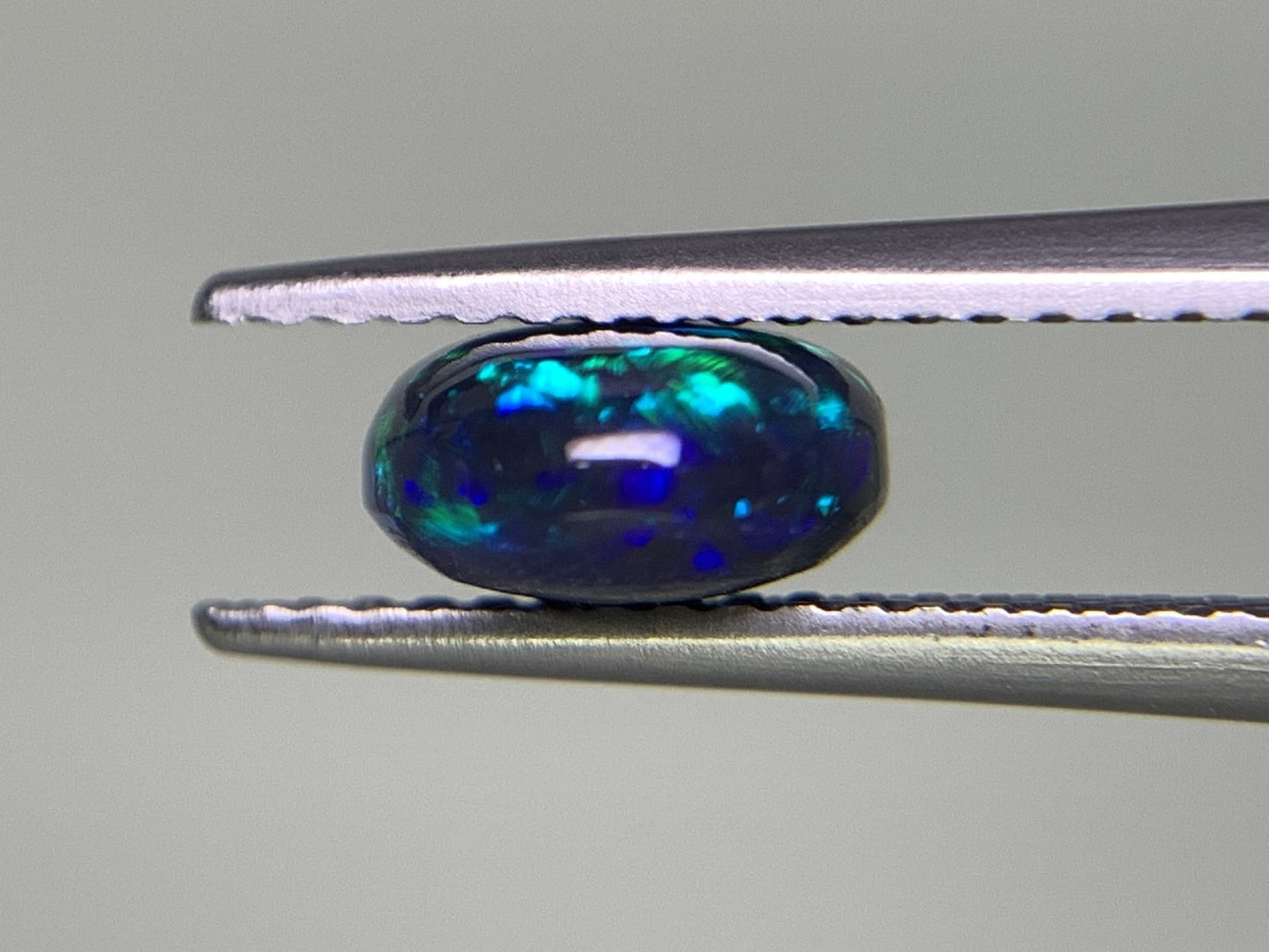 ブラックオパール 1.515ct 宝石ソーティング付き  9.0㎜×7.0㎜×3.7㎜  ルース（ 裸石 ） 2476Y
