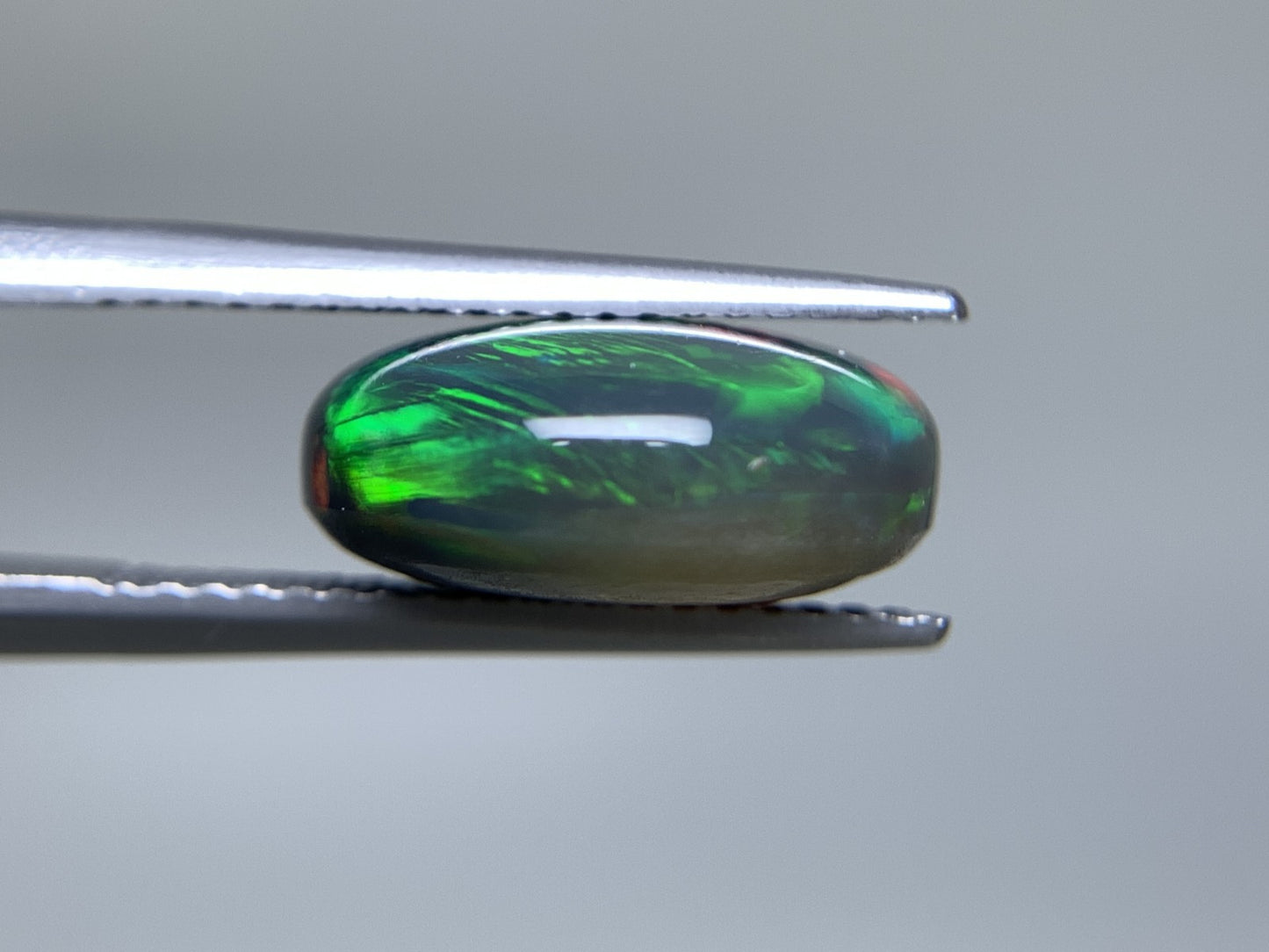 ブラックオパール 天然 5.081ct 中央宝石ソーティング付き 12.6㎜×11.1㎜×5.6㎜ ルース（ 裸石 ） 6756Y