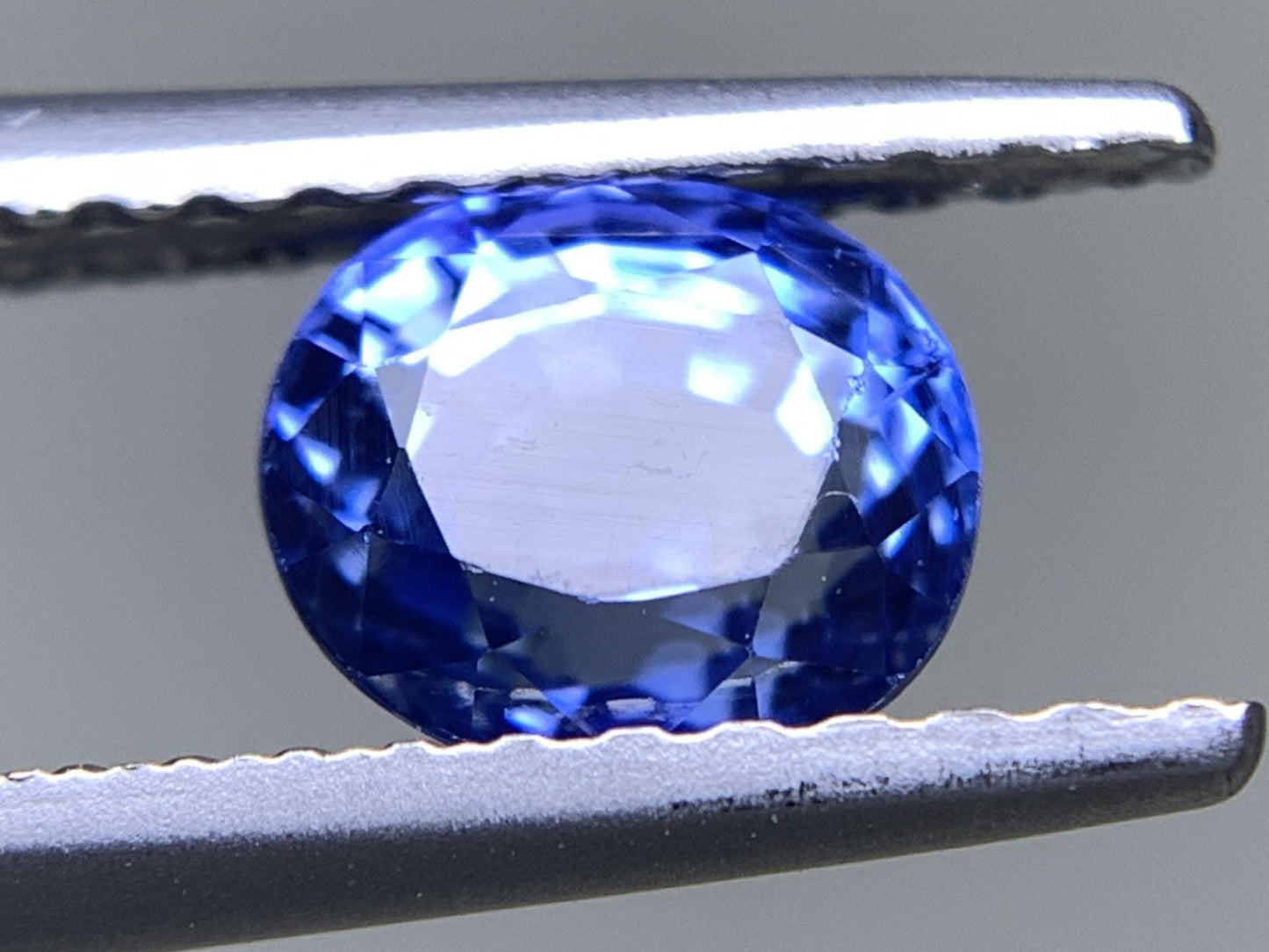 サファイア 天然  1.024ct  中央宝石ソーティング付き  5.72㎜×4.94㎜×3.79㎜  ルース（ 裸石 ） 5884Y