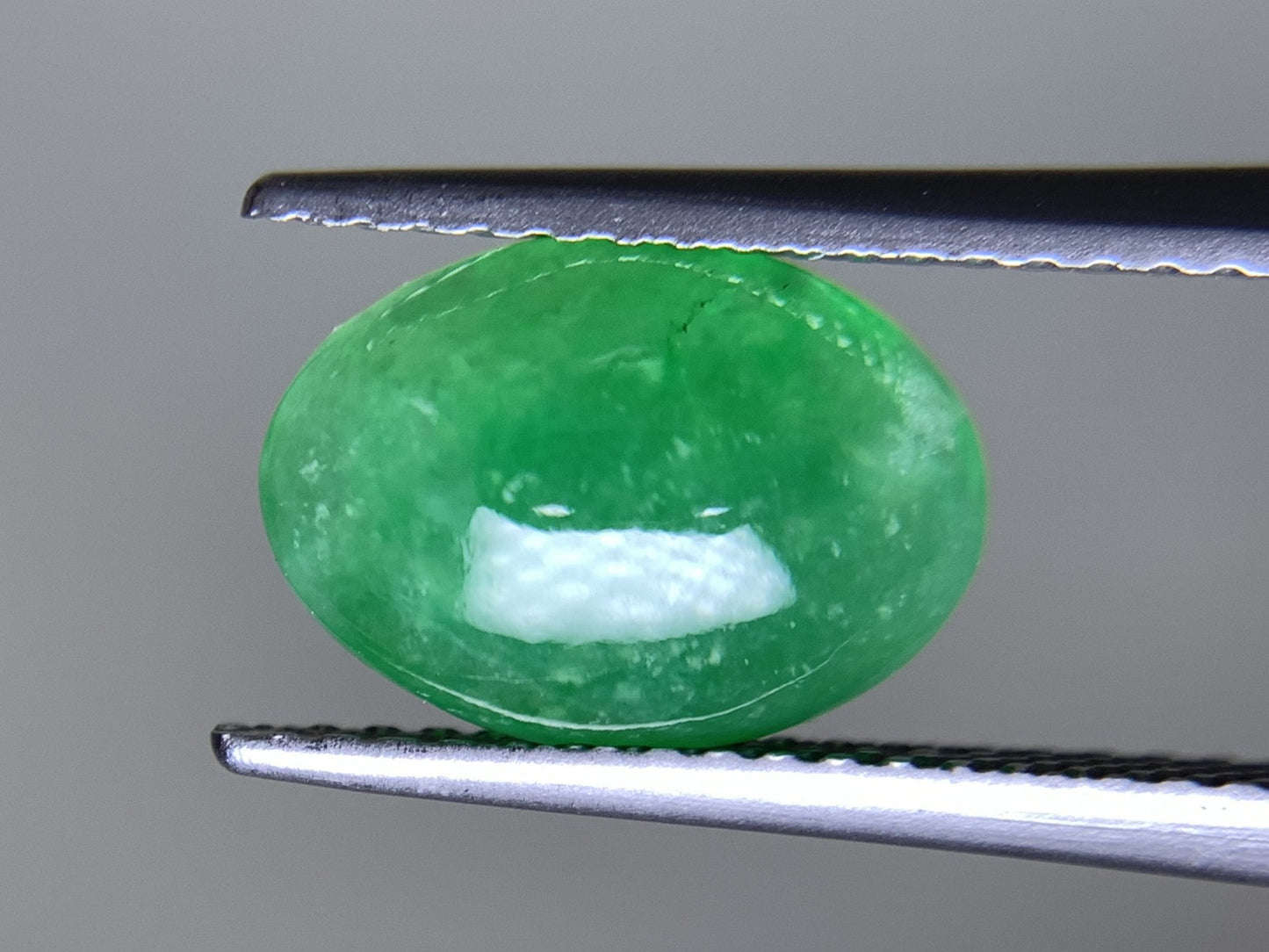 ヒスイ 翡翠  天然  2.536ct  宝石ソーティング付き  10.7㎜×7.6㎜×3.7㎜   ルース（ 裸石 ） 4838Y
