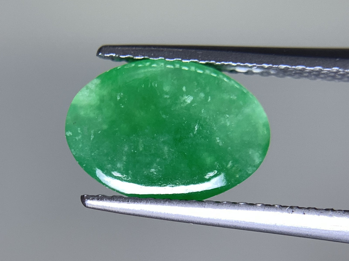 ヒスイ 翡翠  天然  2.536ct  宝石ソーティング付き  10.7㎜×7.6㎜×3.7㎜   ルース（ 裸石 ） 4838Y