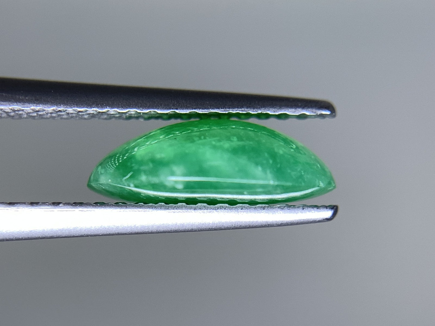 ヒスイ 翡翠  天然  2.536ct  宝石ソーティング付き  10.7㎜×7.6㎜×3.7㎜   ルース（ 裸石 ） 4838Y