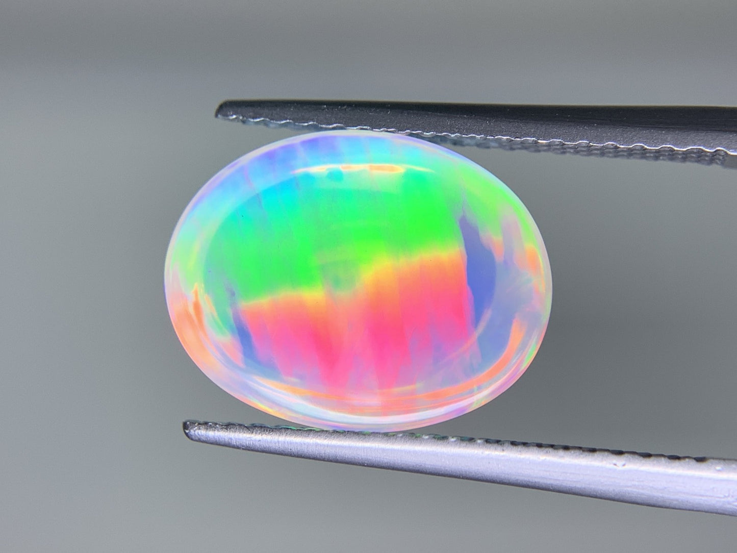 オパール 4.384ct 宝石ソーティング付き  12.8㎜×10.0㎜×6.5㎜  ルース（ 裸石 ） 3889Y
