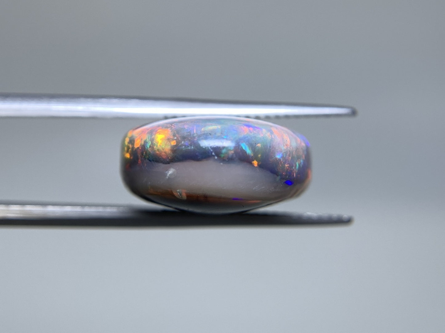 ブラックオパール 天然 17.257ct 中央宝石ソーティング付き 20.3㎜×16.5㎜×8.3㎜ ルース（ 裸石 ） 6814Y