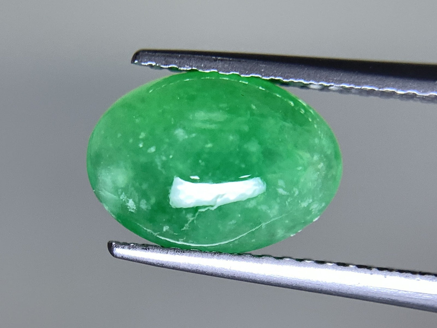 ヒスイ 翡翠  天然  2.536ct  宝石ソーティング付き  10.7㎜×7.6㎜×3.7㎜   ルース（ 裸石 ） 4838Y