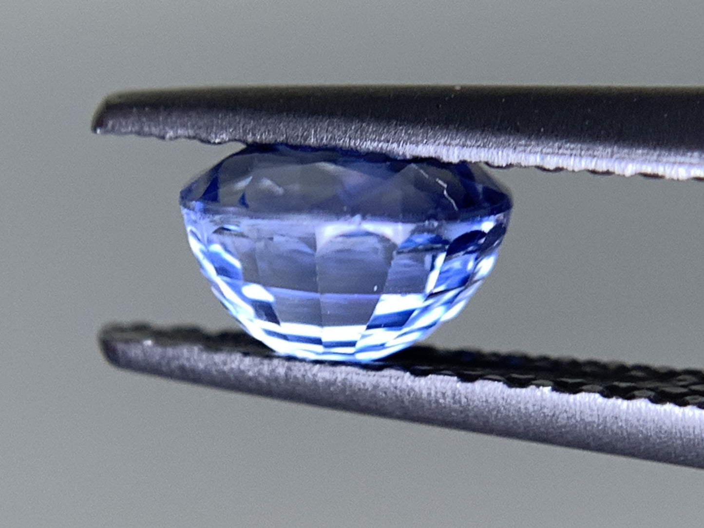 サファイア 天然  1.024ct  中央宝石ソーティング付き  5.72㎜×4.94㎜×3.79㎜  ルース（ 裸石 ） 5884Y