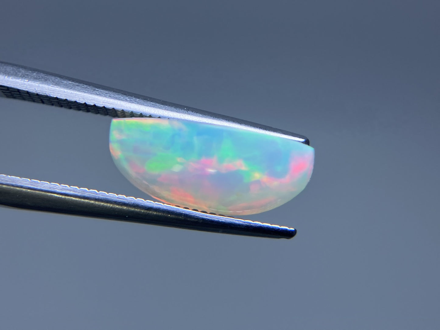 オパール 宝石ソーティング付き  2.880ct 縦13.5㎜×横6.4㎜×高さ5.5㎜ ルース（ 裸石 ）　 3021YY