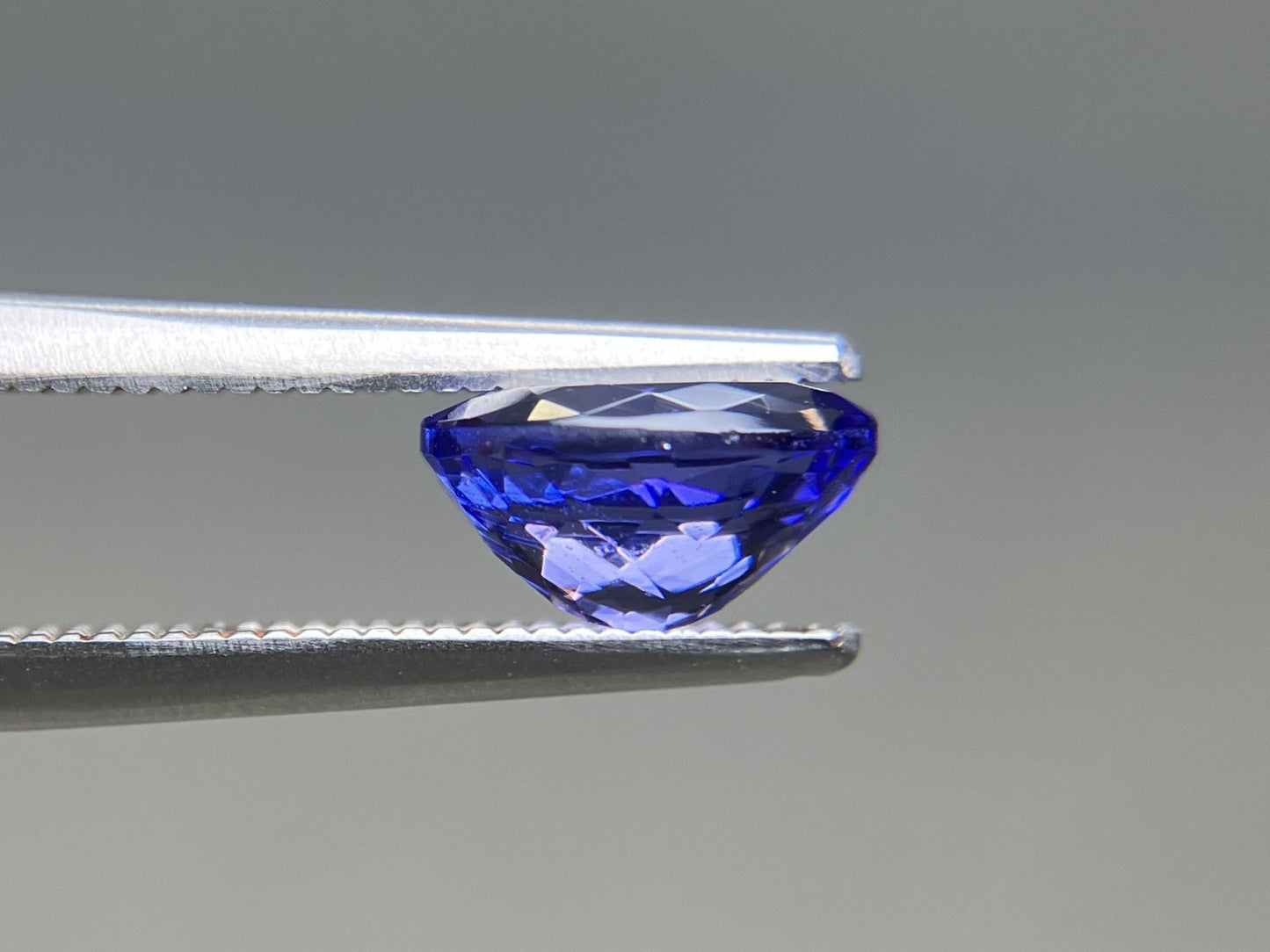 タンザナイト 天然 1.508ct 宝石ソーティング付き 7.9㎜×6.0㎜×4.2㎜ ルース（ 裸石 ） 7373YY