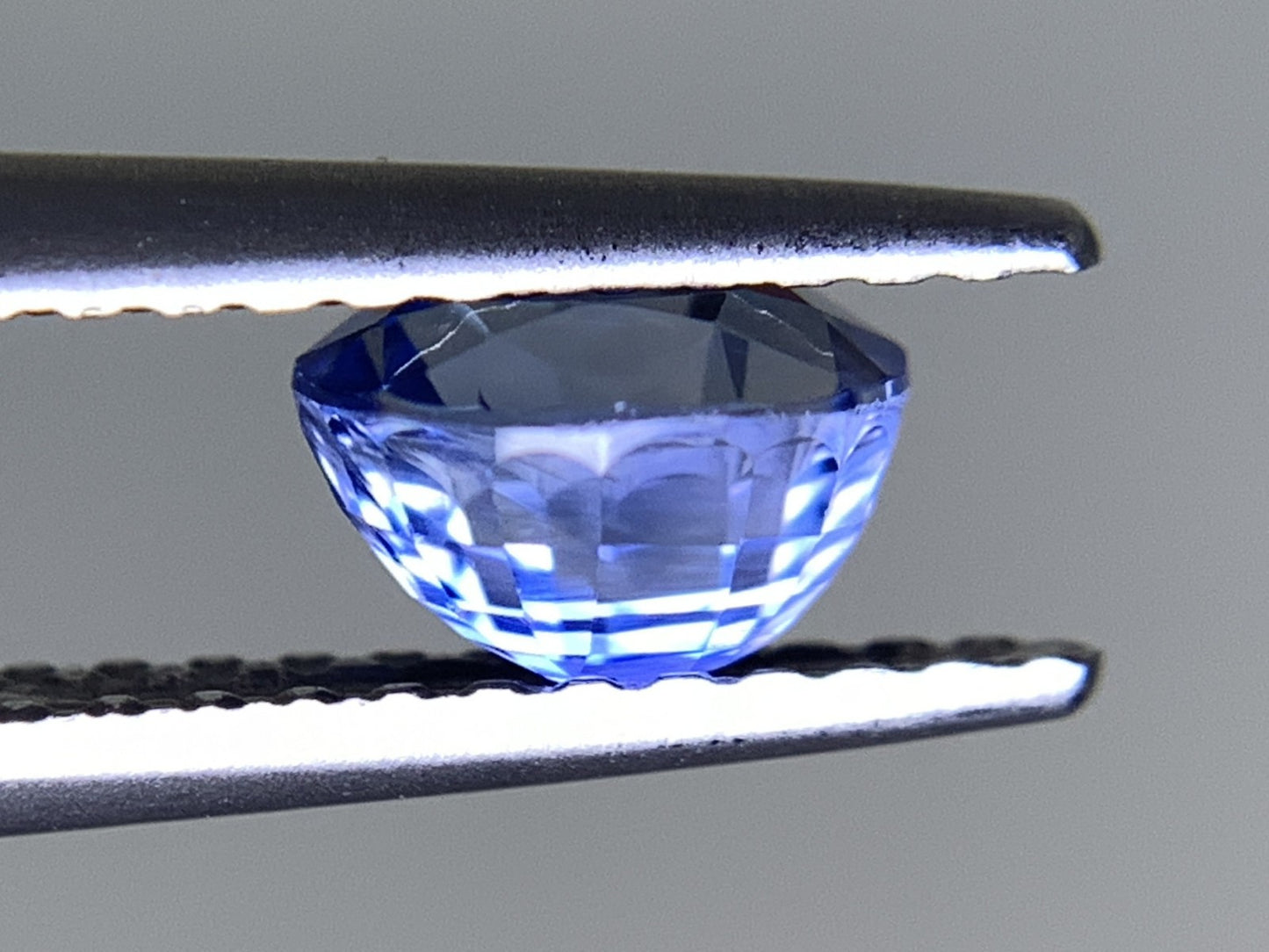 サファイア 天然  1.024ct  中央宝石ソーティング付き  5.72㎜×4.94㎜×3.79㎜  ルース（ 裸石 ） 5884Y