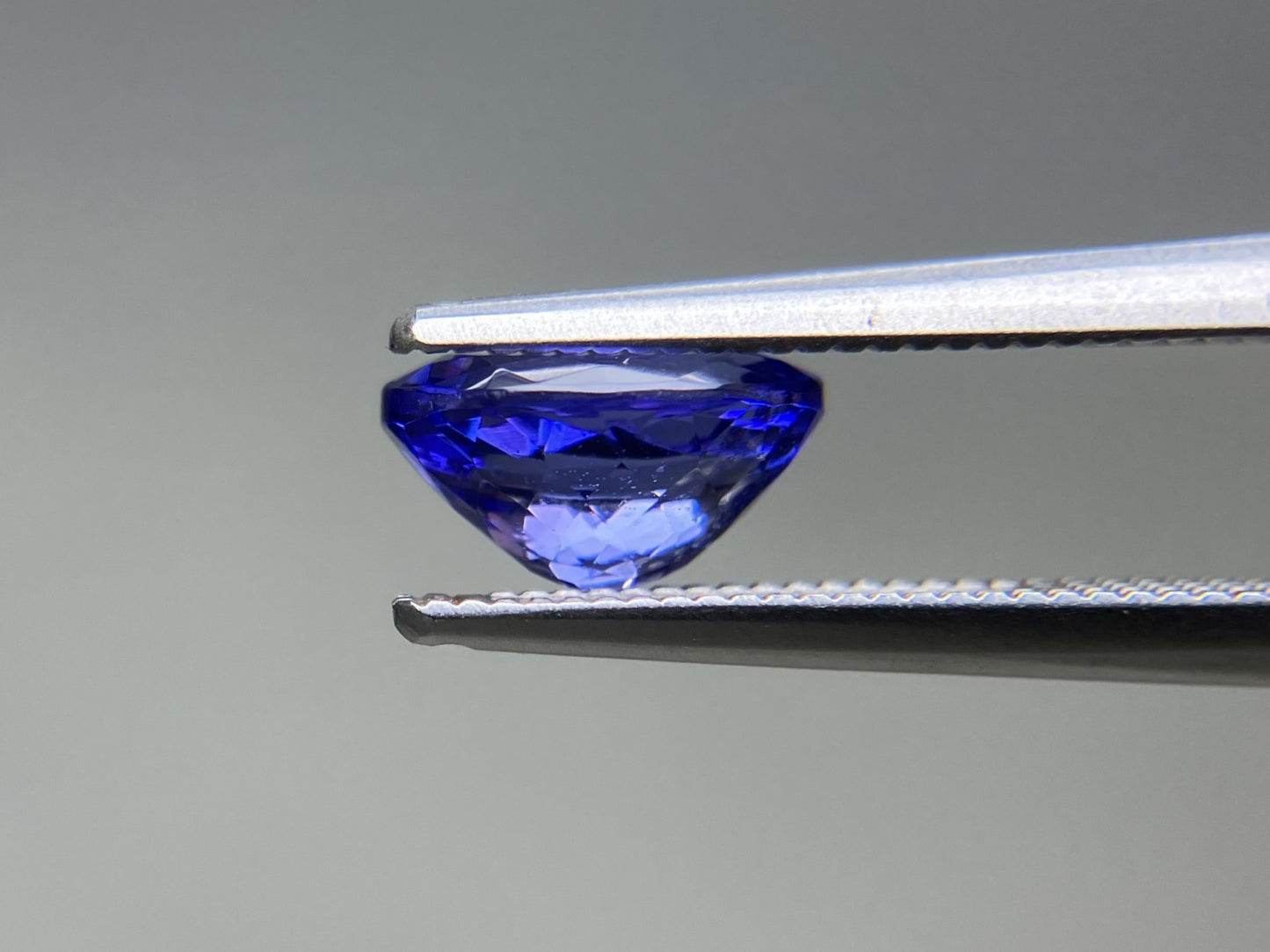 タンザナイト 天然 1.508ct 宝石ソーティング付き 7.9㎜×6.0㎜×4.2㎜ ルース（ 裸石 ） 7373YY