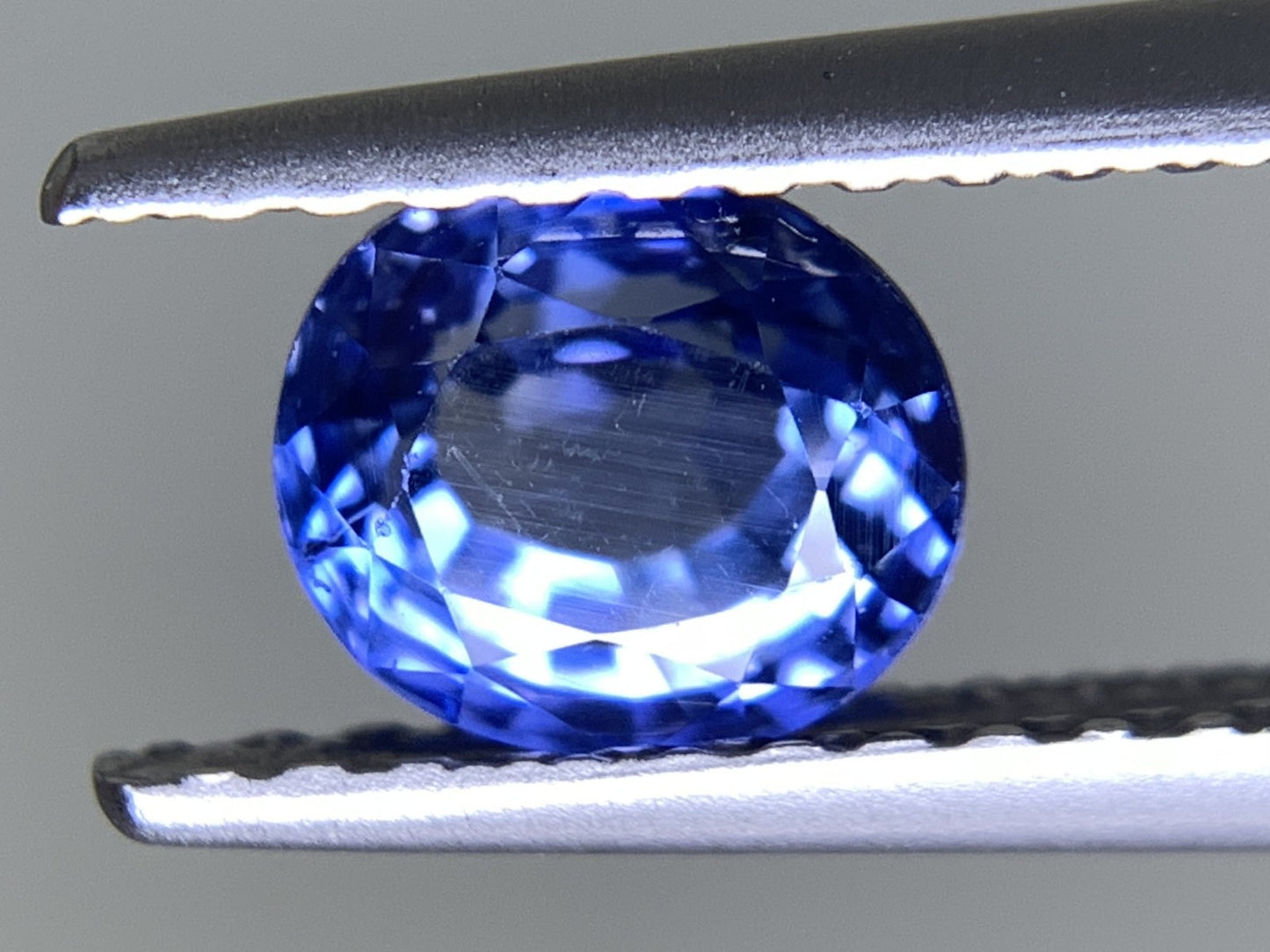 サファイア 天然  1.024ct  中央宝石ソーティング付き  5.72㎜×4.94㎜×3.79㎜  ルース（ 裸石 ） 5884Y